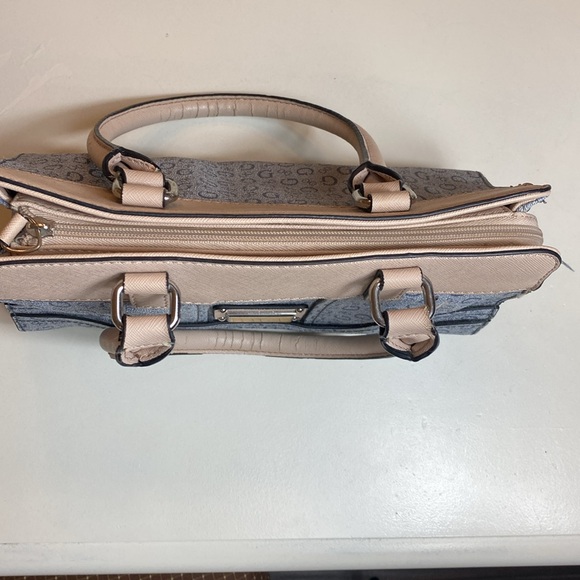 Guess handbag - Picture 8 of 12